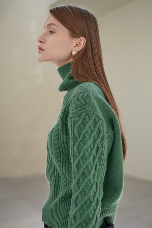 [B품] 22WN cable crop turtleneck [GN]