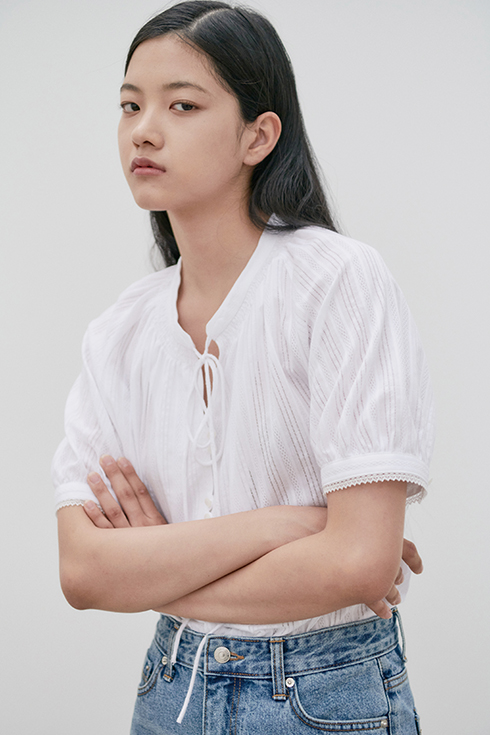 Summer high neck embroidery blouse [WH]